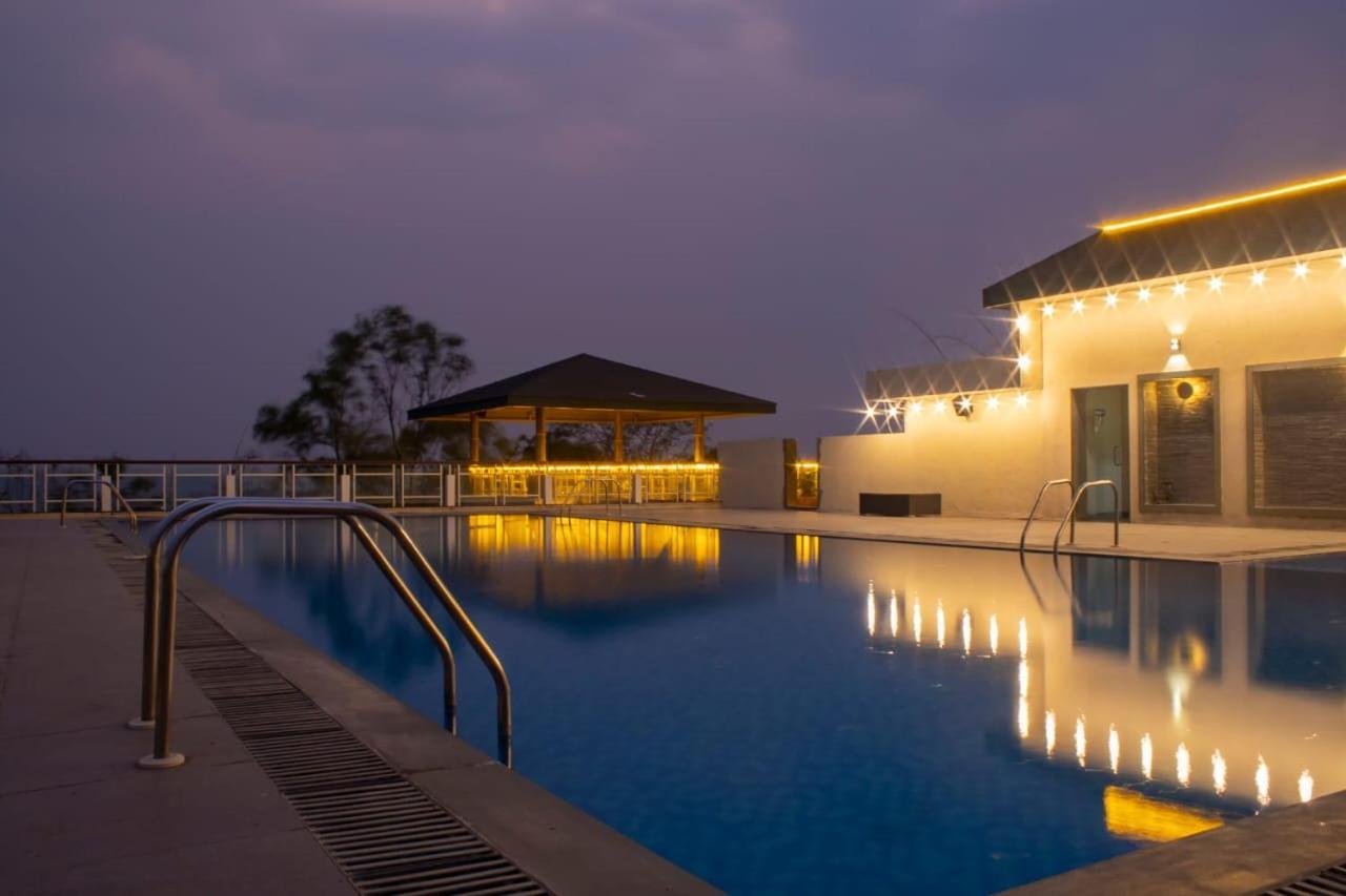 The Cliff Hotell Pune Exteriör bild